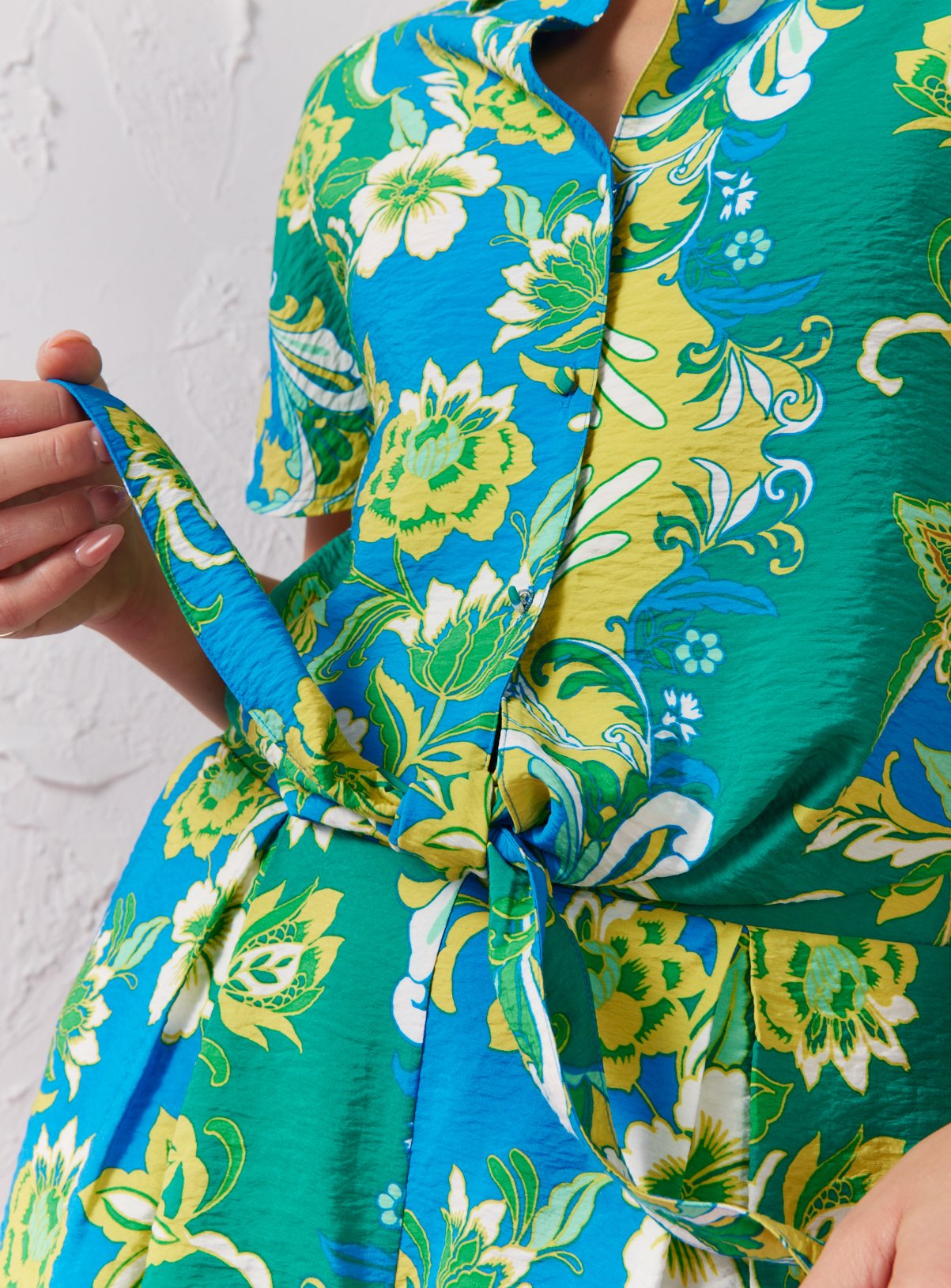 EVERBELLE Floral Mirror Print Tie Front Shirt 20 - Image 3 thumbnail
